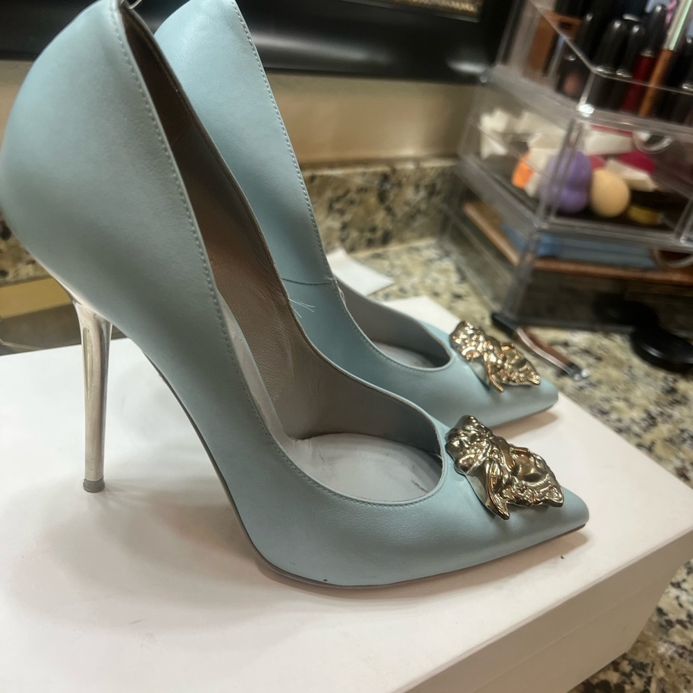 Versace Hell Very Comfortable! - image 1